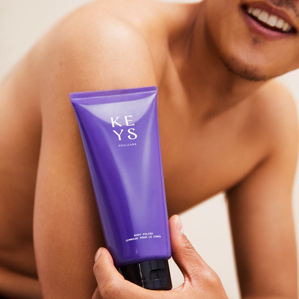 Model Holding Body Polish